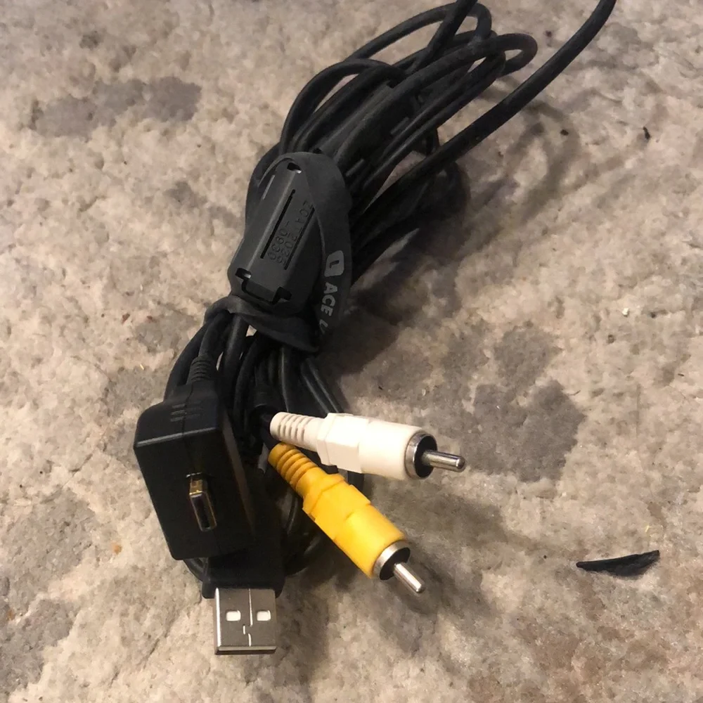 Genuine Nikon USB RCA AV Audio Cable ZCAT2035-0930 White and Yellow RCA